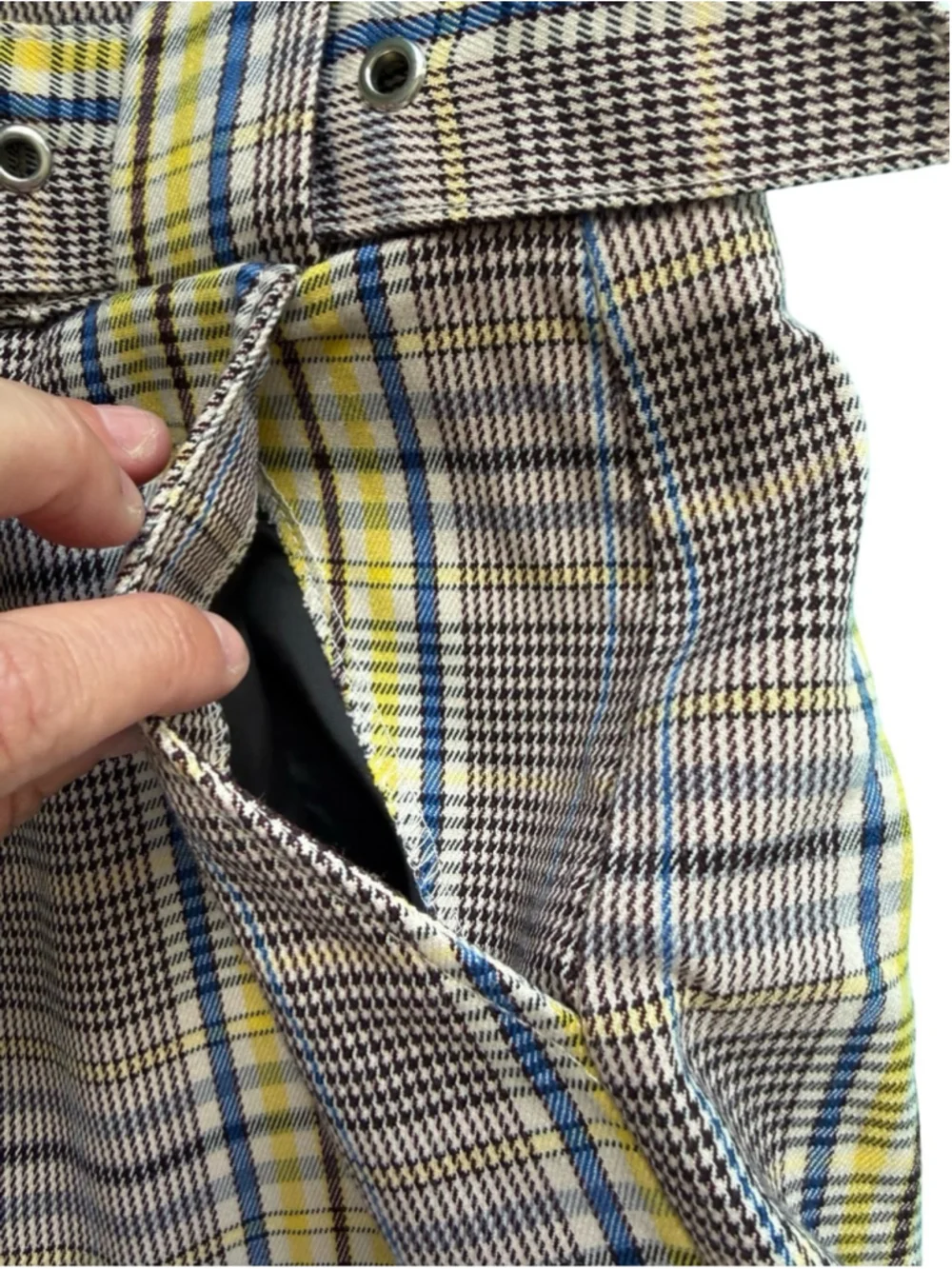 Bershka Plaid Belted Mini Skirt in Yellow and Gray Size XS Y2K Preppy Clueless